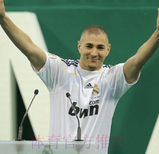 走了谁背锅?记者:里昂正考虑夏窗签下本泽马 走了谁背锅?记者:里昂正考虑夏窗签下本泽马