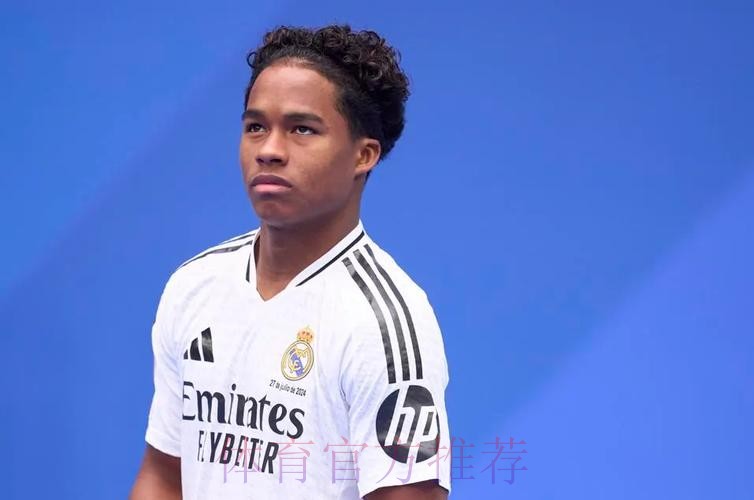 马卡：皇马巴萨竞争15岁巴西锋线新星恩德里克